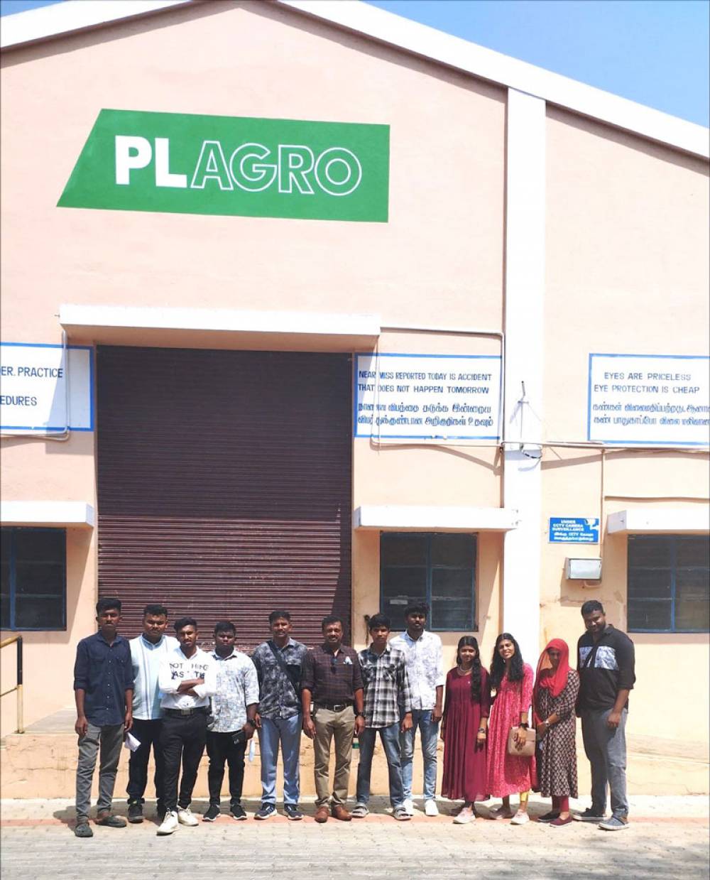 Field Visit of Students of Industrial Chemistry from M.E.S College